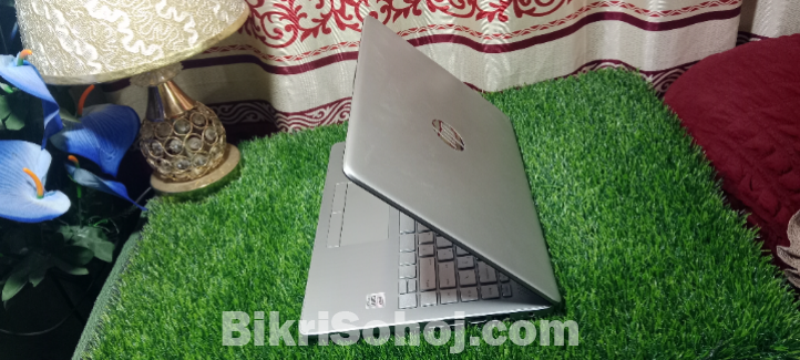 HP 14S..INTEL CORE I3..10 GENERATION..RAM 8 GB SSD 256
